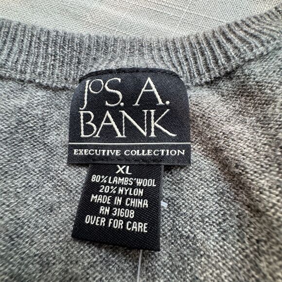 JoS. A. Bank Men’s Wool Blend Argyle V-Neck Sweater Grey Red NWT Classic SZ XL - Picture 4 of 6